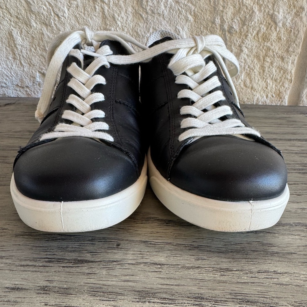 Ecco Black Retro Sneakers Women’s (38) - Picture 7 of 8